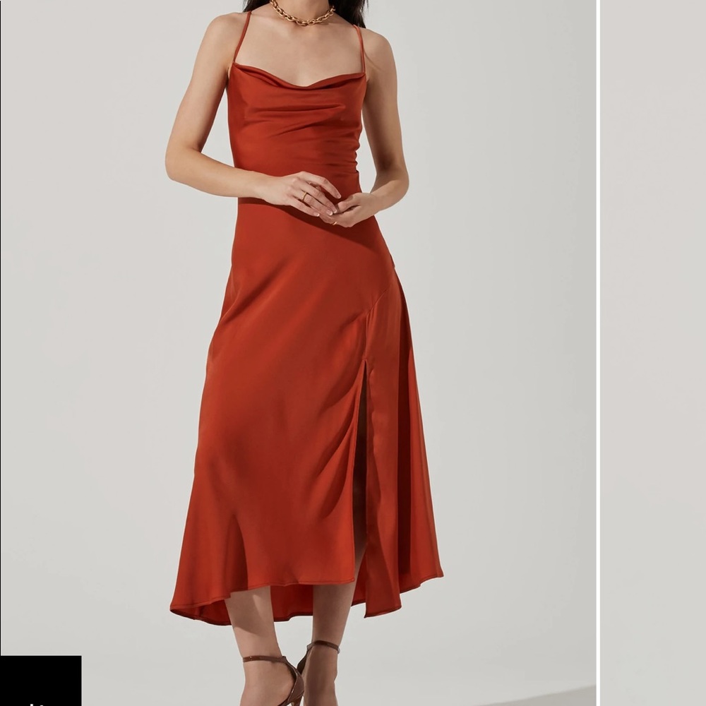 ASTR the label Gaia midi dress rust colored, size XS